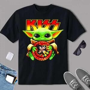 Baby Yoda Kiss Retro Music Fan Unisex T Shirt